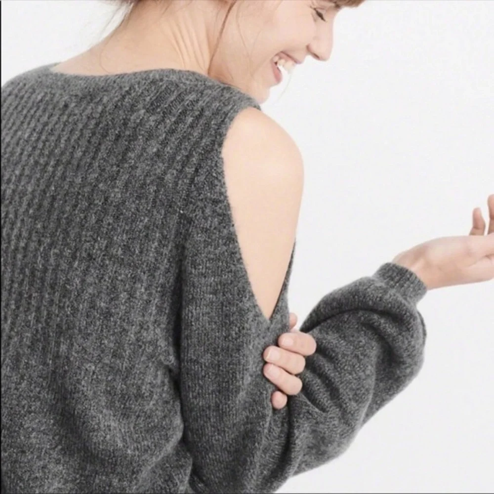 Abercrombie & Finch sweater - Picture 3 of 8